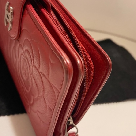 Chanel Red Lambskin Leather Camellia Embossed Zip Wallet - Picture 3 of 16